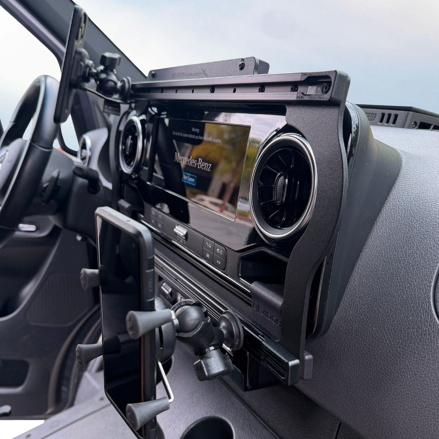 Navidok Overlander X - No Drill Dash Mount