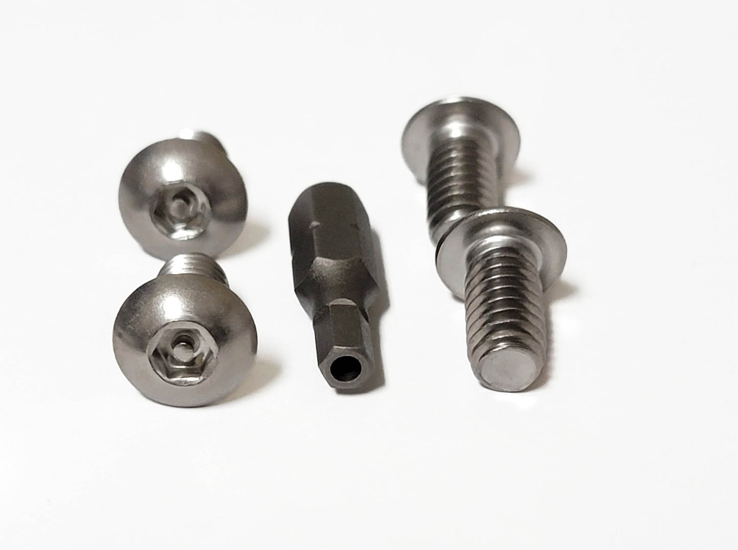 CAtuned LP6/LP9 Security Bolts