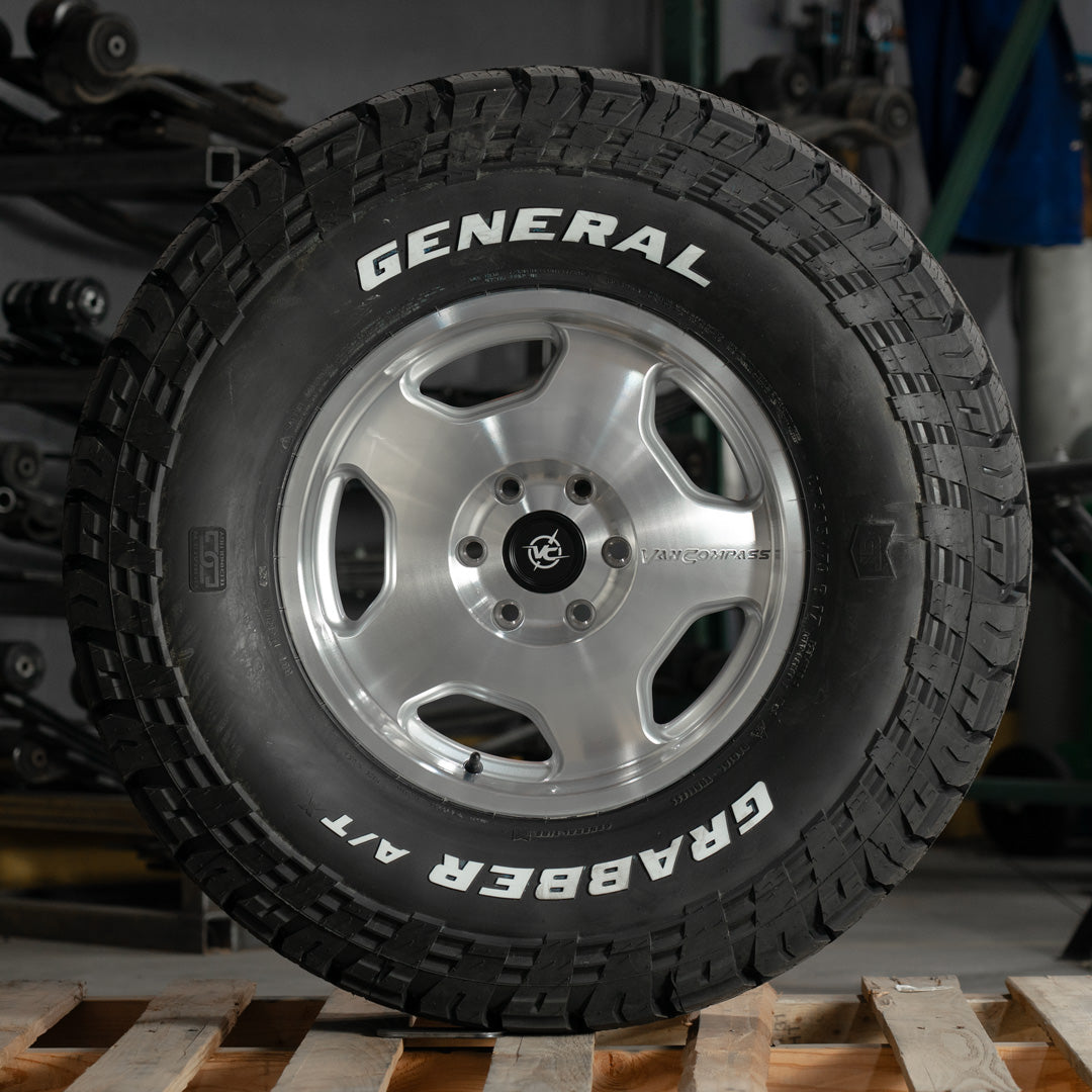 CHUNK 17x8" POLISHED WHEEL