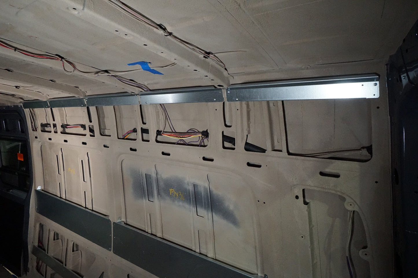 07+ Sprinter Van 170 EXT - Upper Cabinet Wall Brace Kit