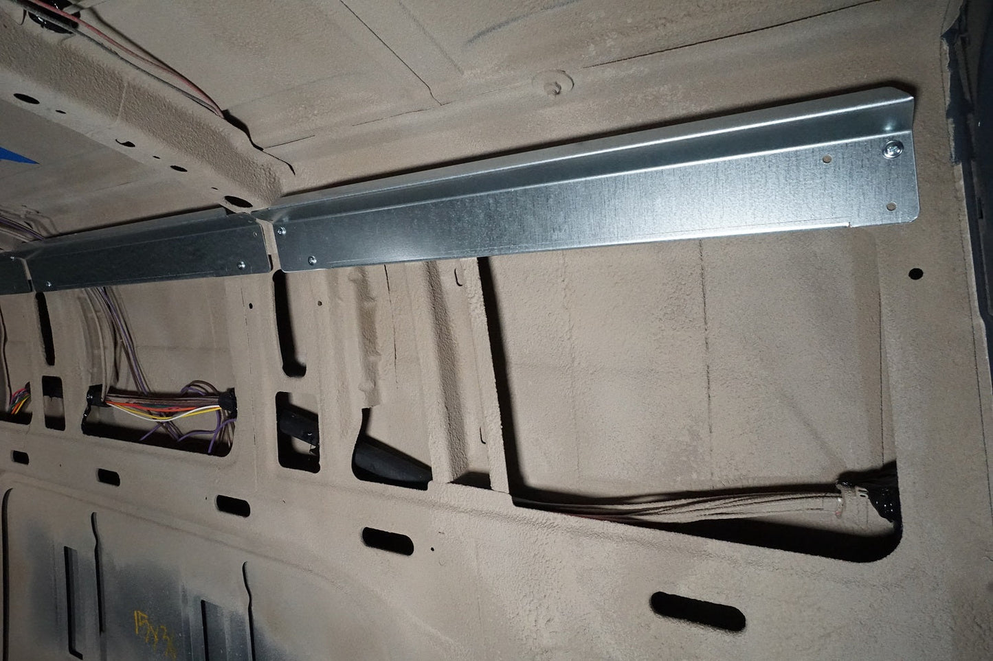 07+ Sprinter Van 170 EXT - Upper Cabinet Wall Brace Kit