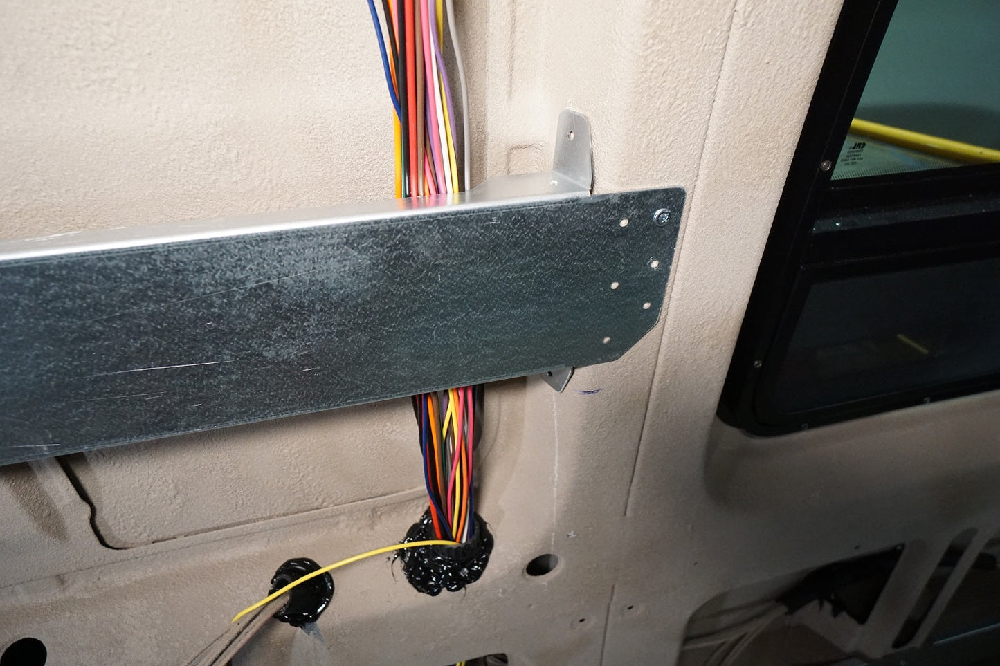 07+ Sprinter Van 170 EXT - 43" - 45" High Panel Bed Brace Kit