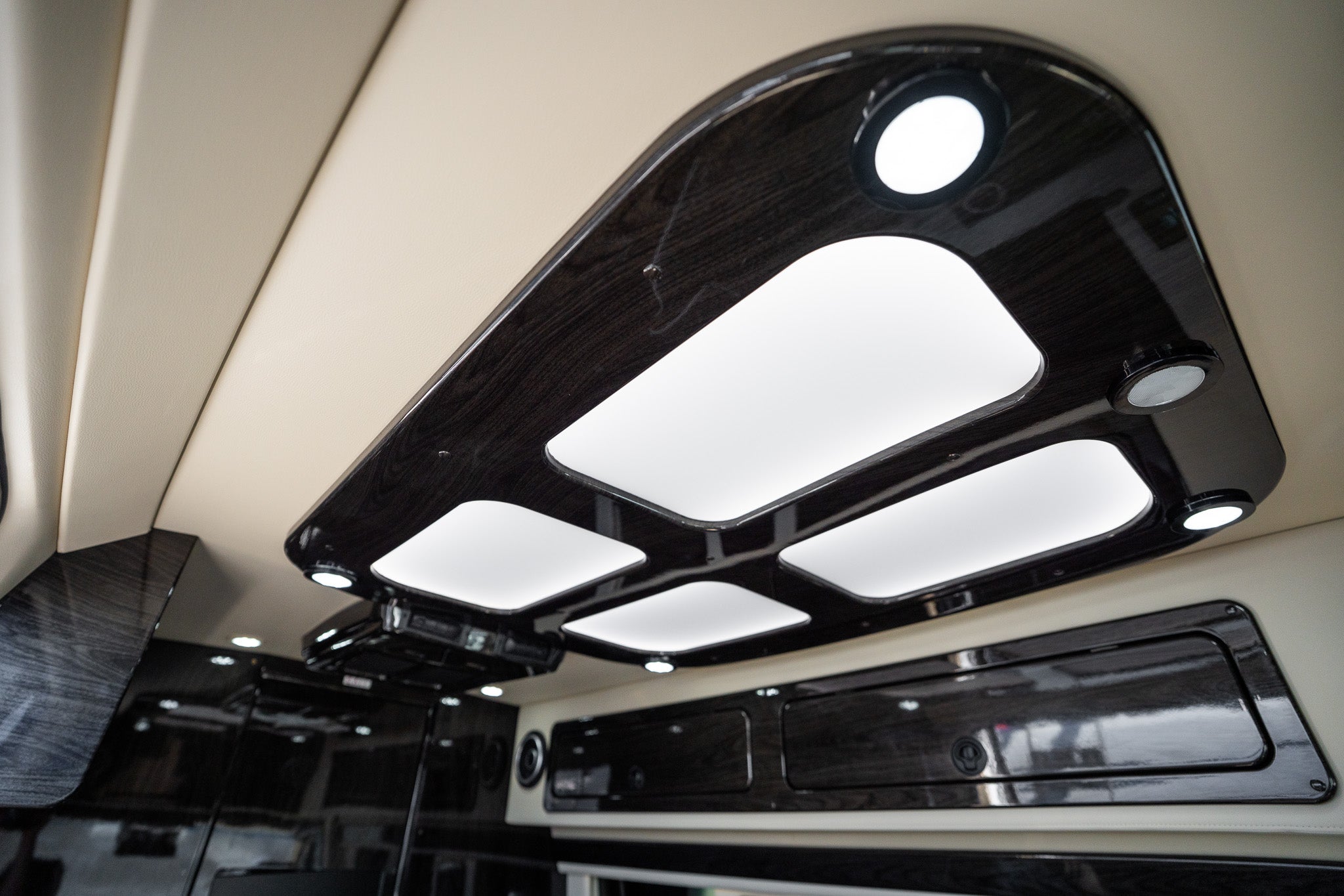 Midwest Automotive Designs LUXE Cruiser