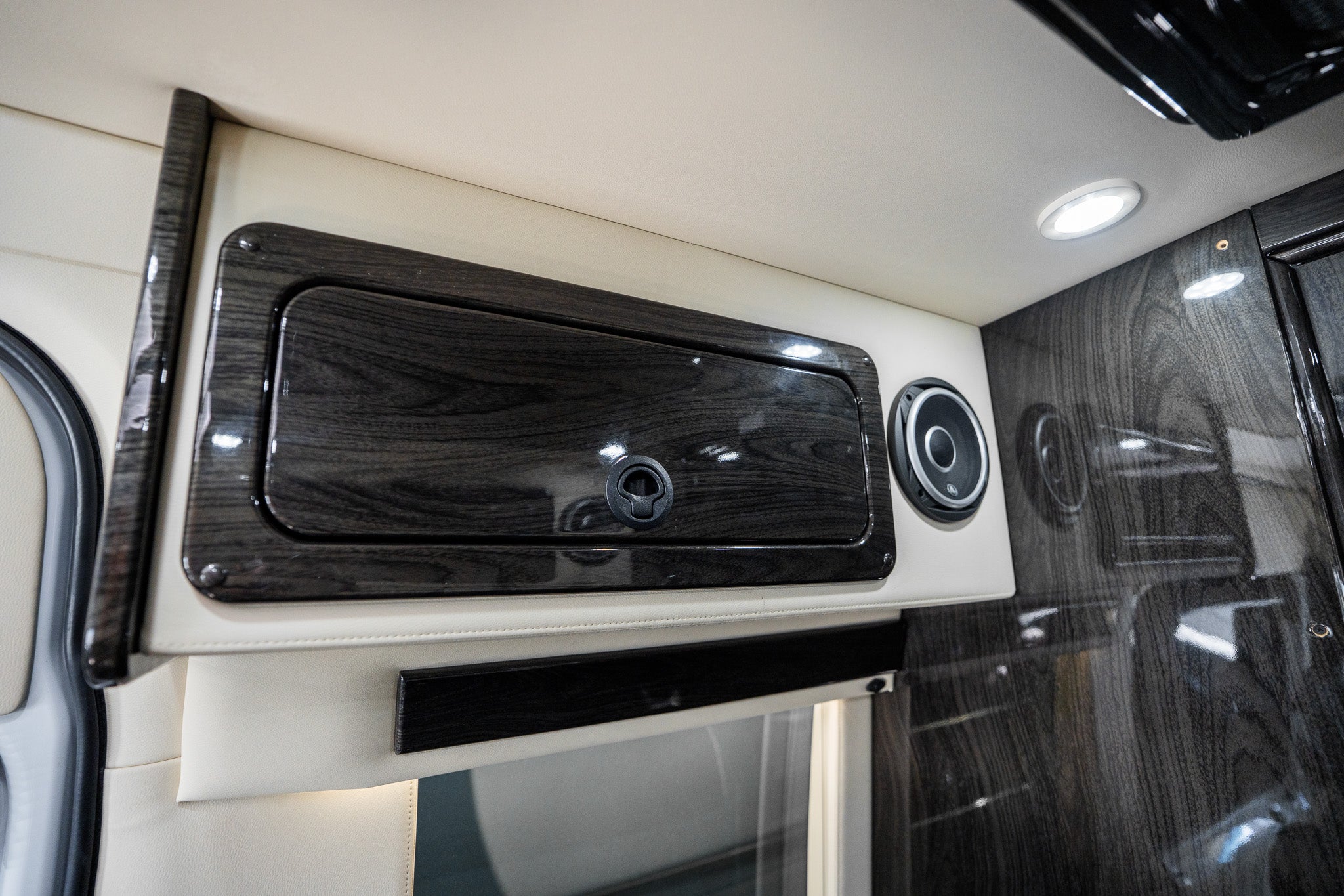 Midwest Automotive Designs LUXE Cruiser