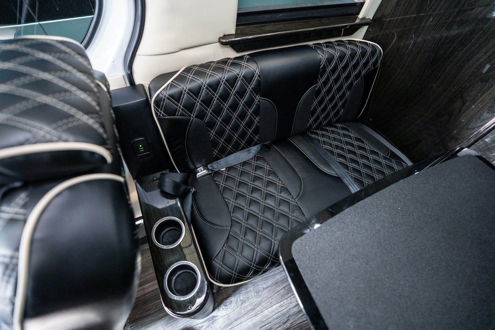 Midwest Automotive Designs LUXE Cruiser