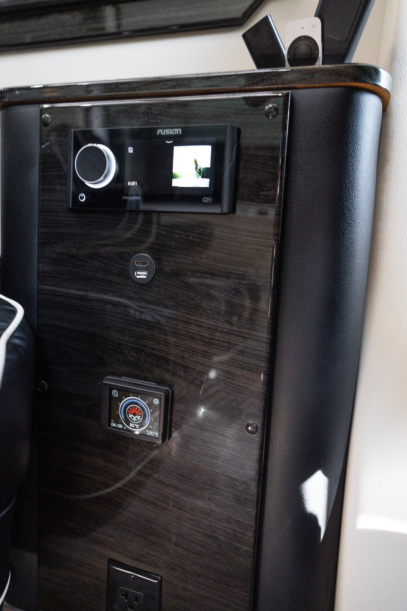 Midwest Automotive Designs LUXE Cruiser