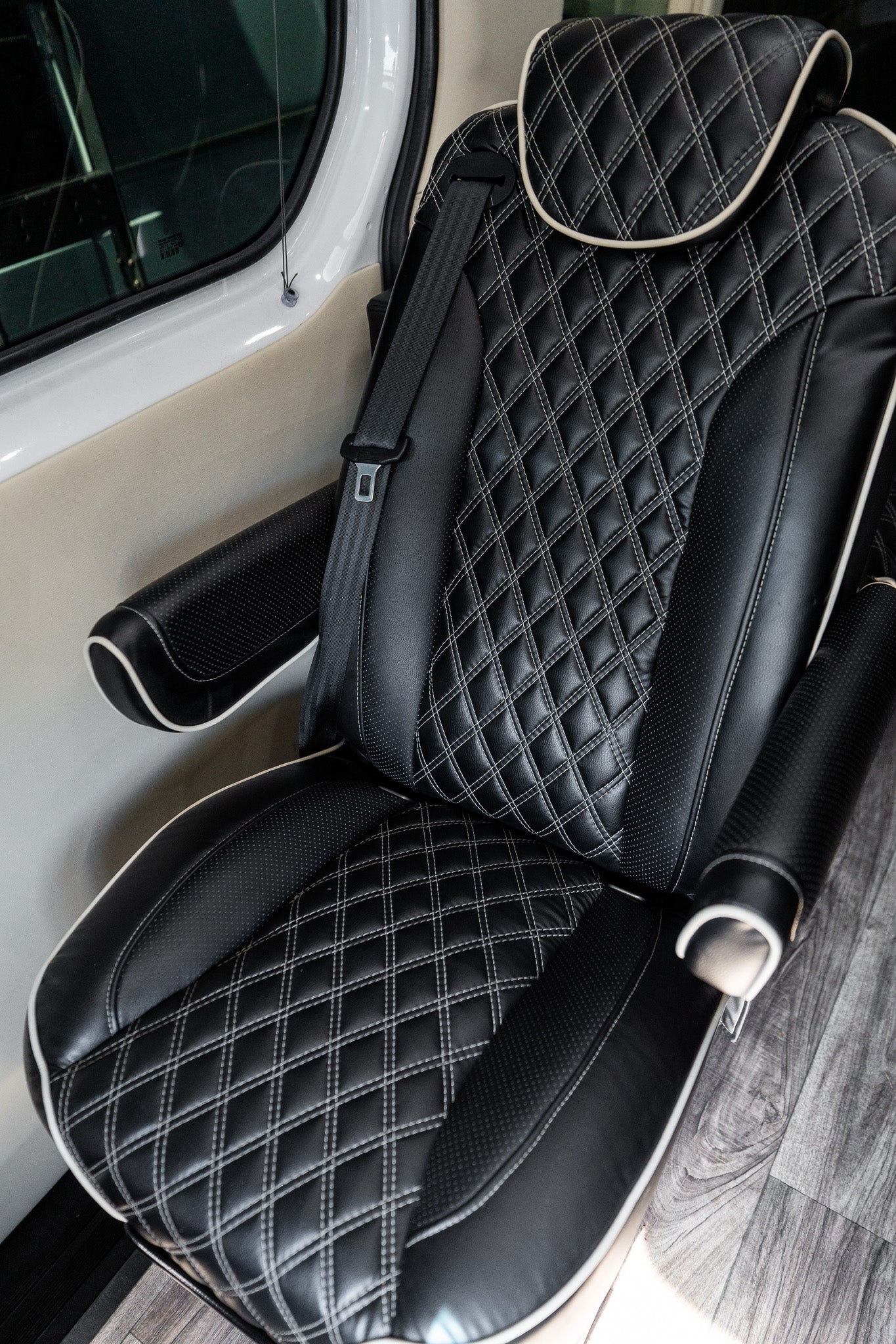 Midwest Automotive Designs LUXE Cruiser