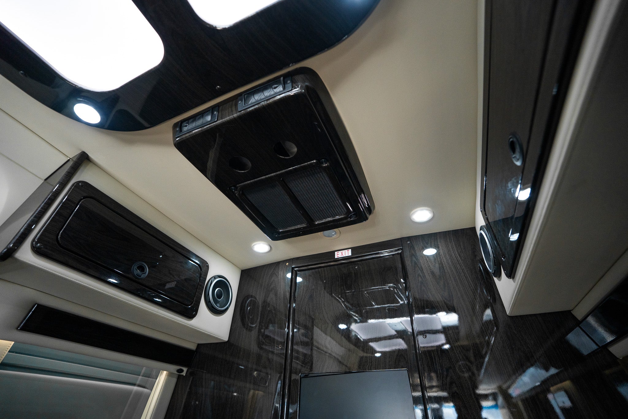 Midwest Automotive Designs LUXE Cruiser