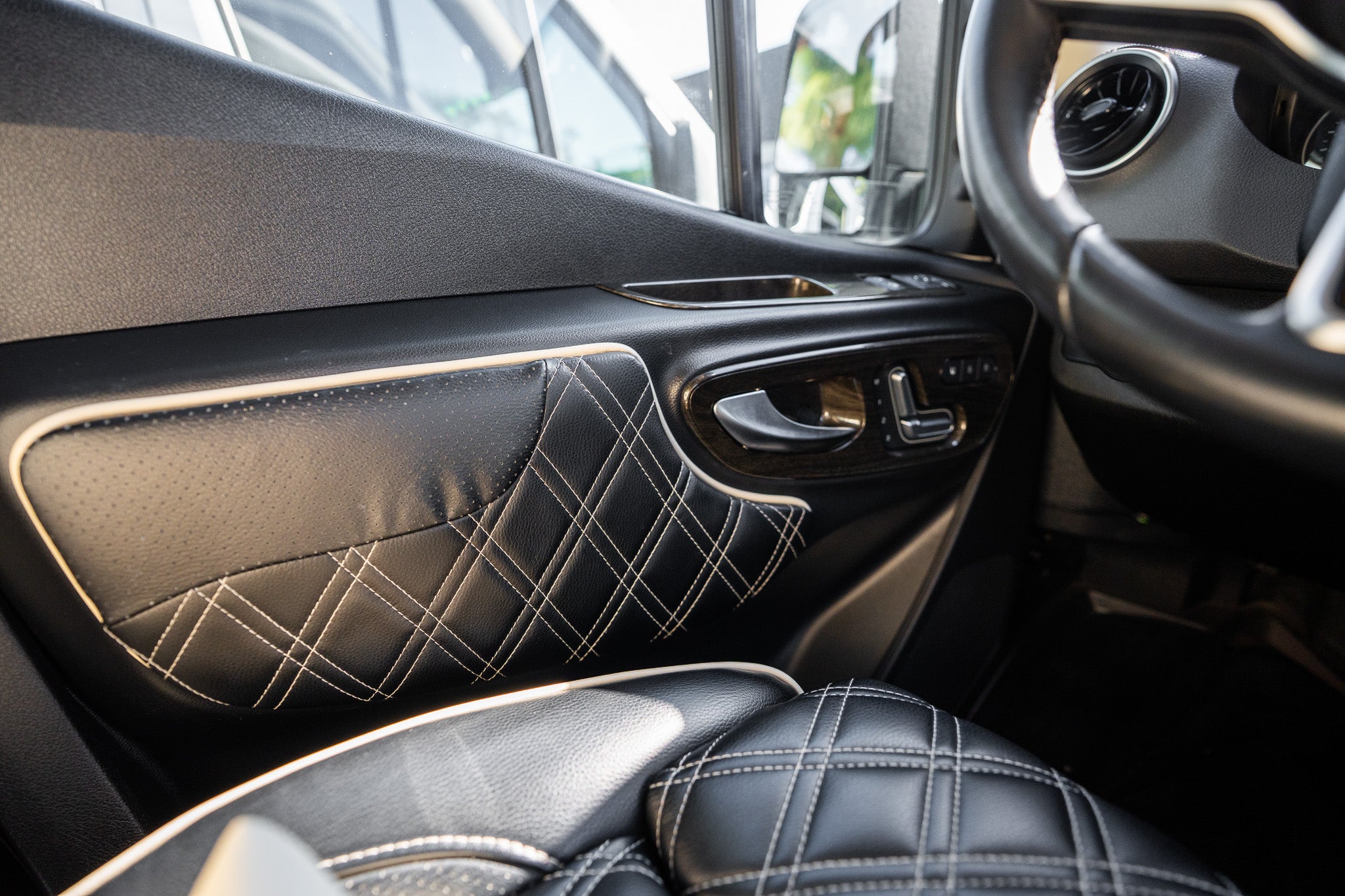 Midwest Automotive Designs LUXE Cruiser