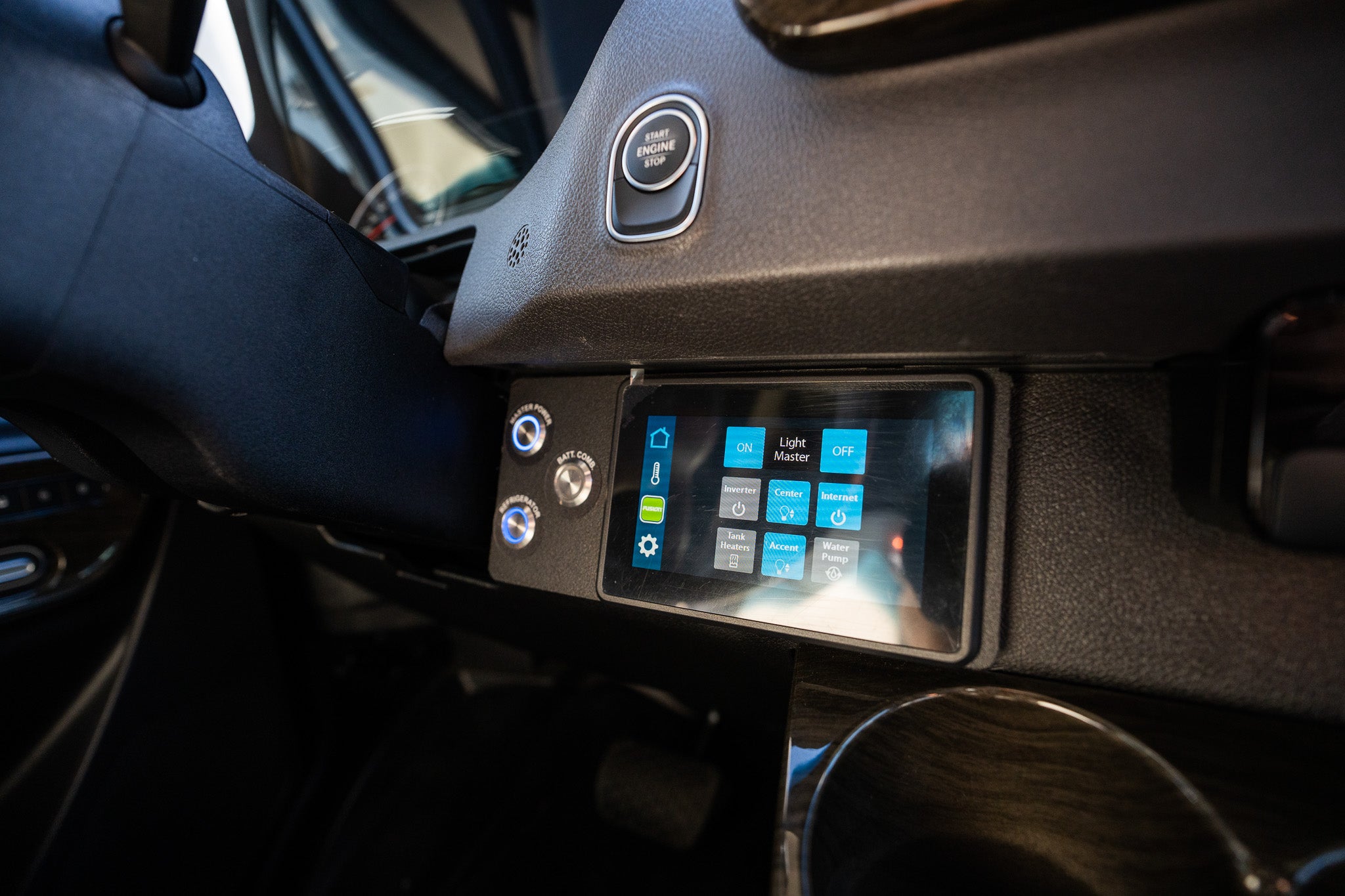 Midwest Automotive Designs LUXE Cruiser