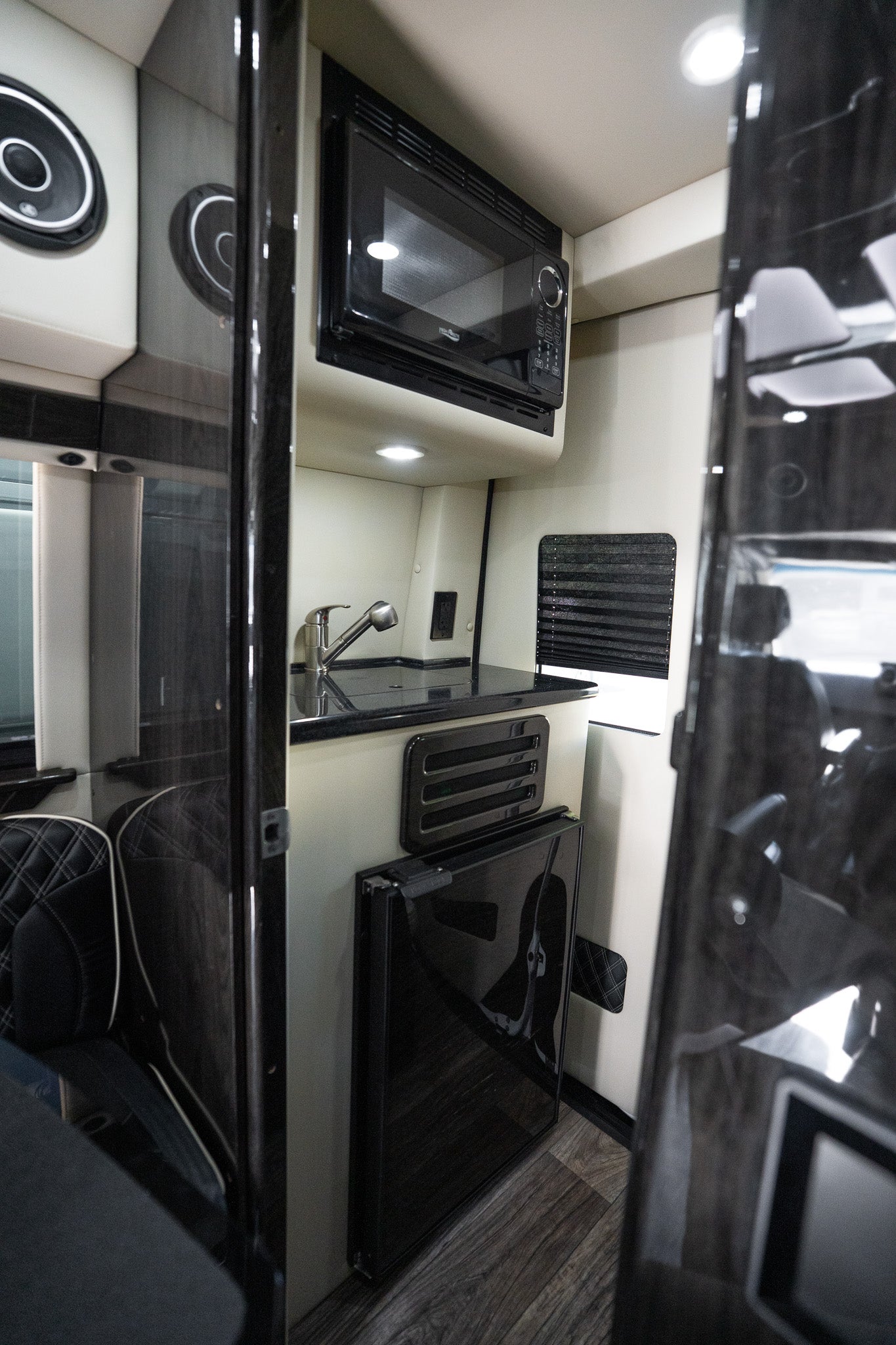 Midwest Automotive Designs LUXE Cruiser