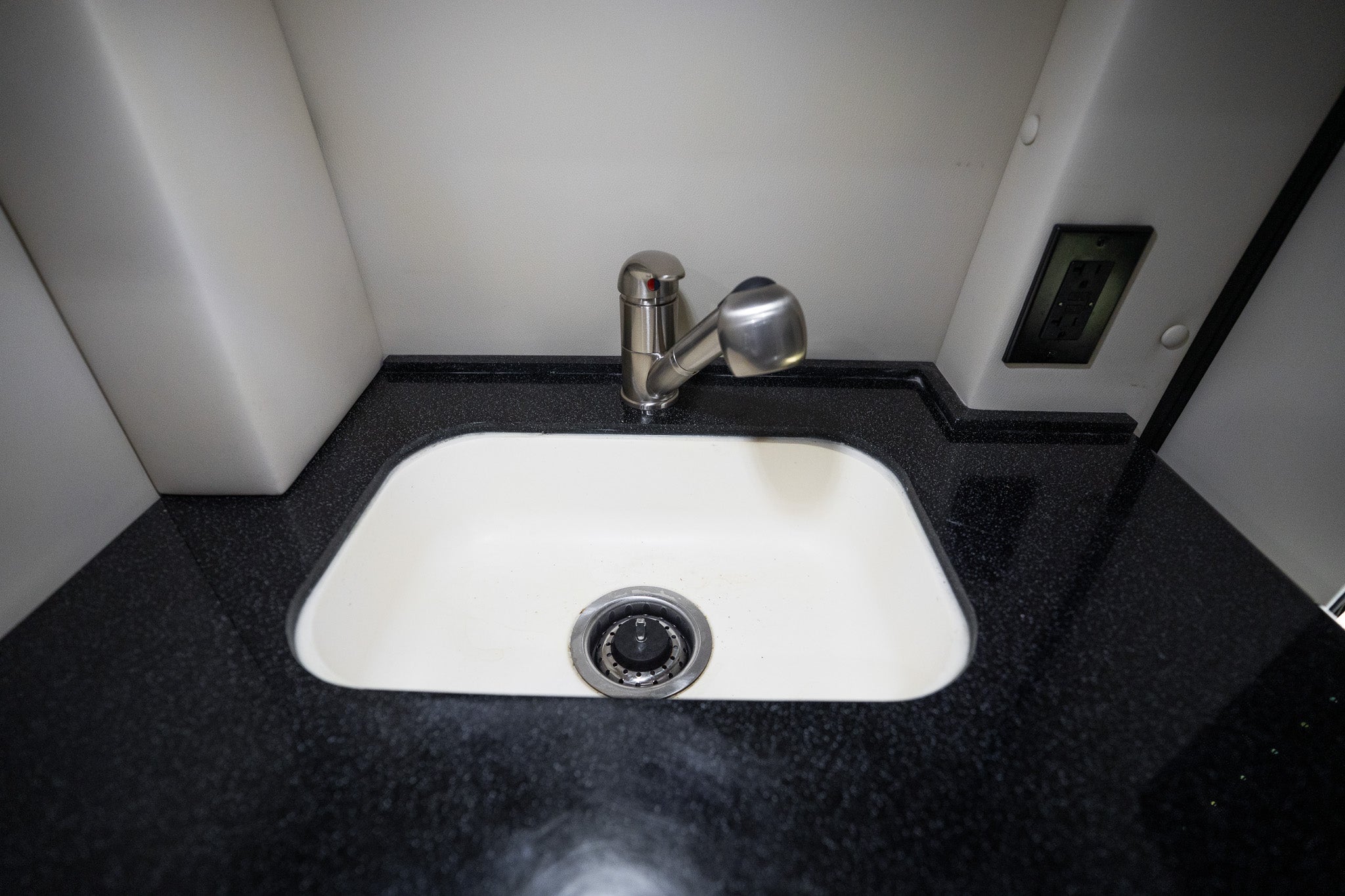 Midwest Automotive Designs LUXE Cruiser