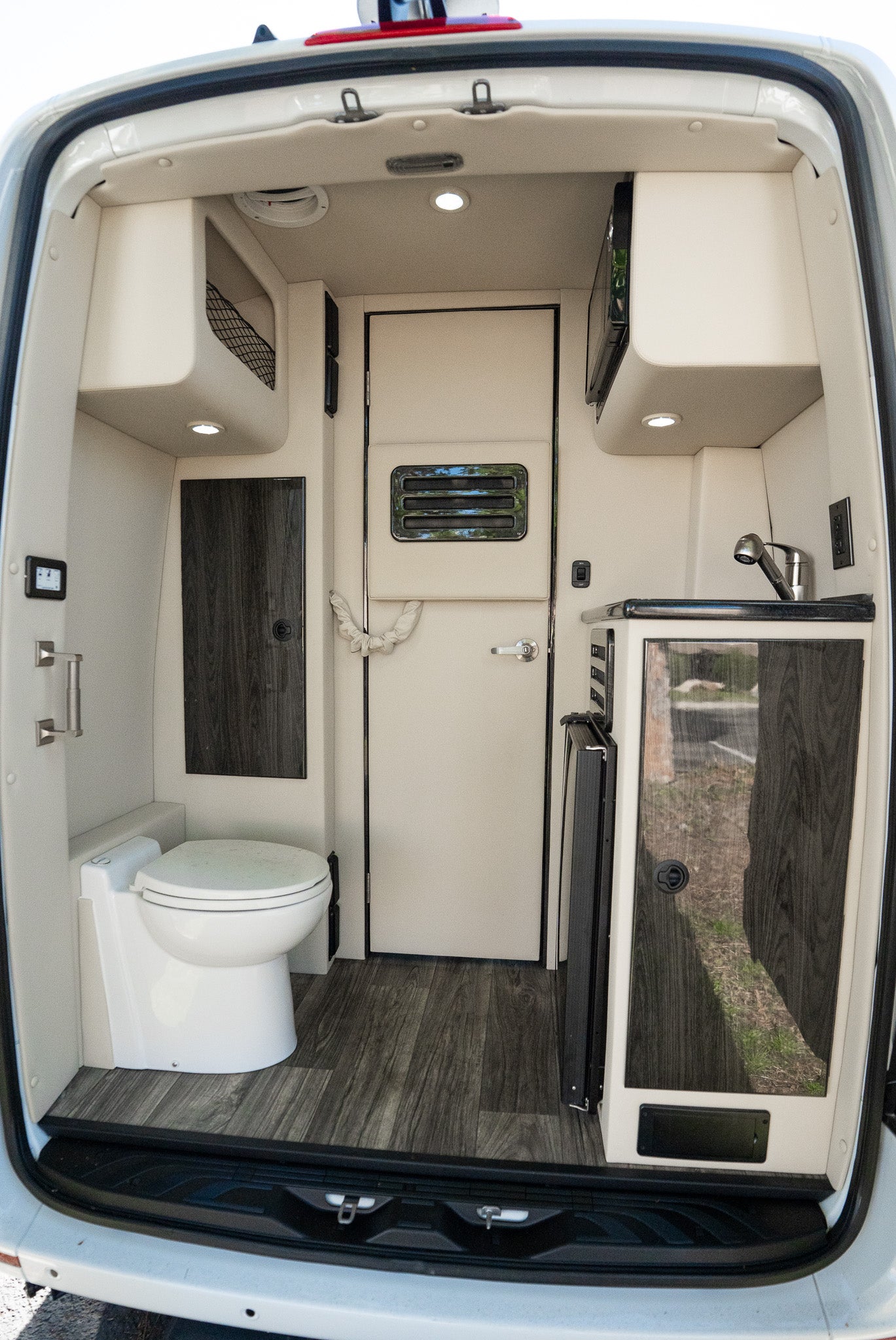 Midwest Automotive Designs LUXE Cruiser