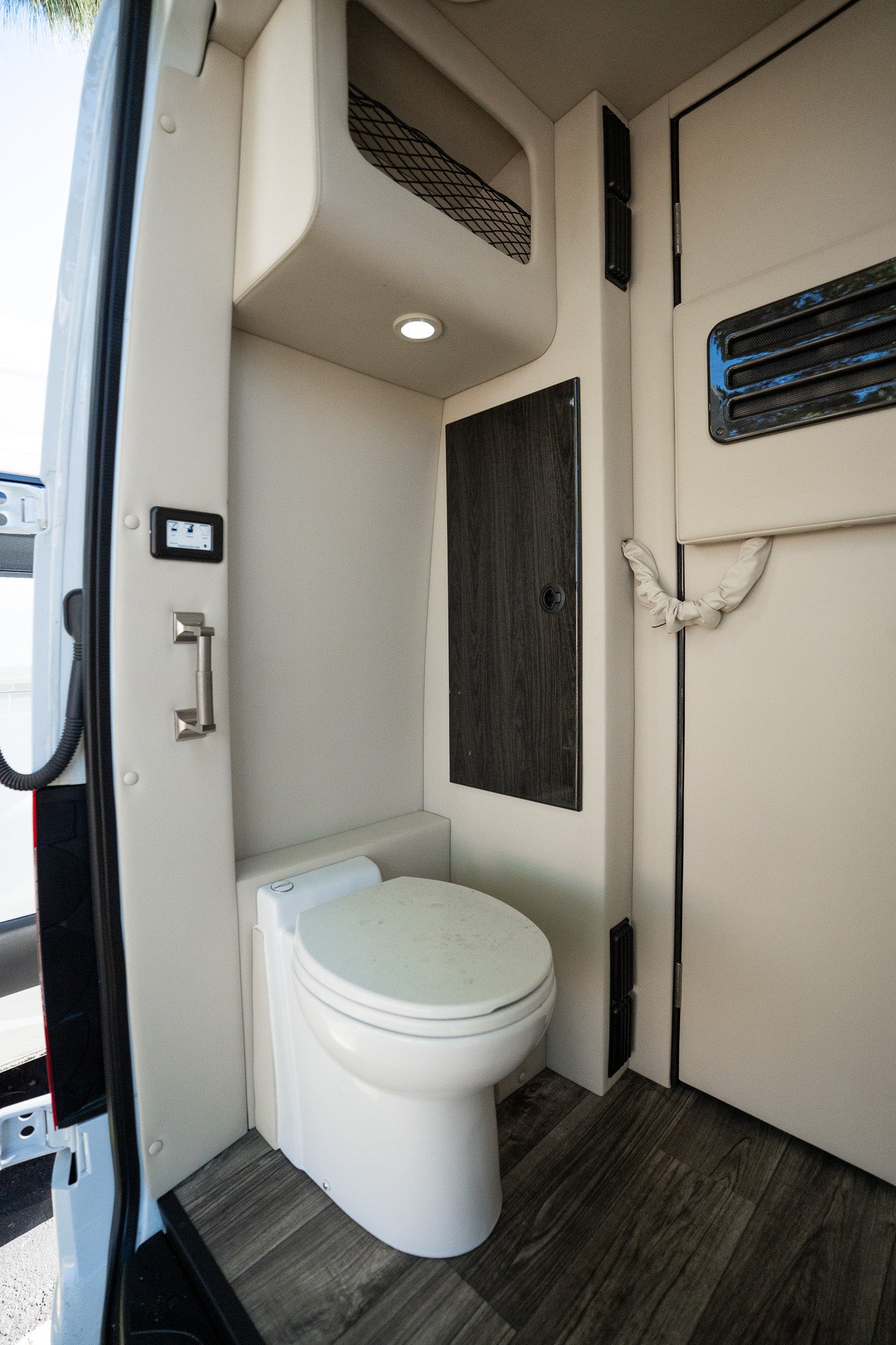 Midwest Automotive Designs LUXE Cruiser