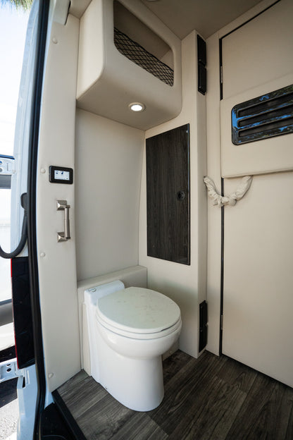Midwest Automotive Designs LUXE Cruiser