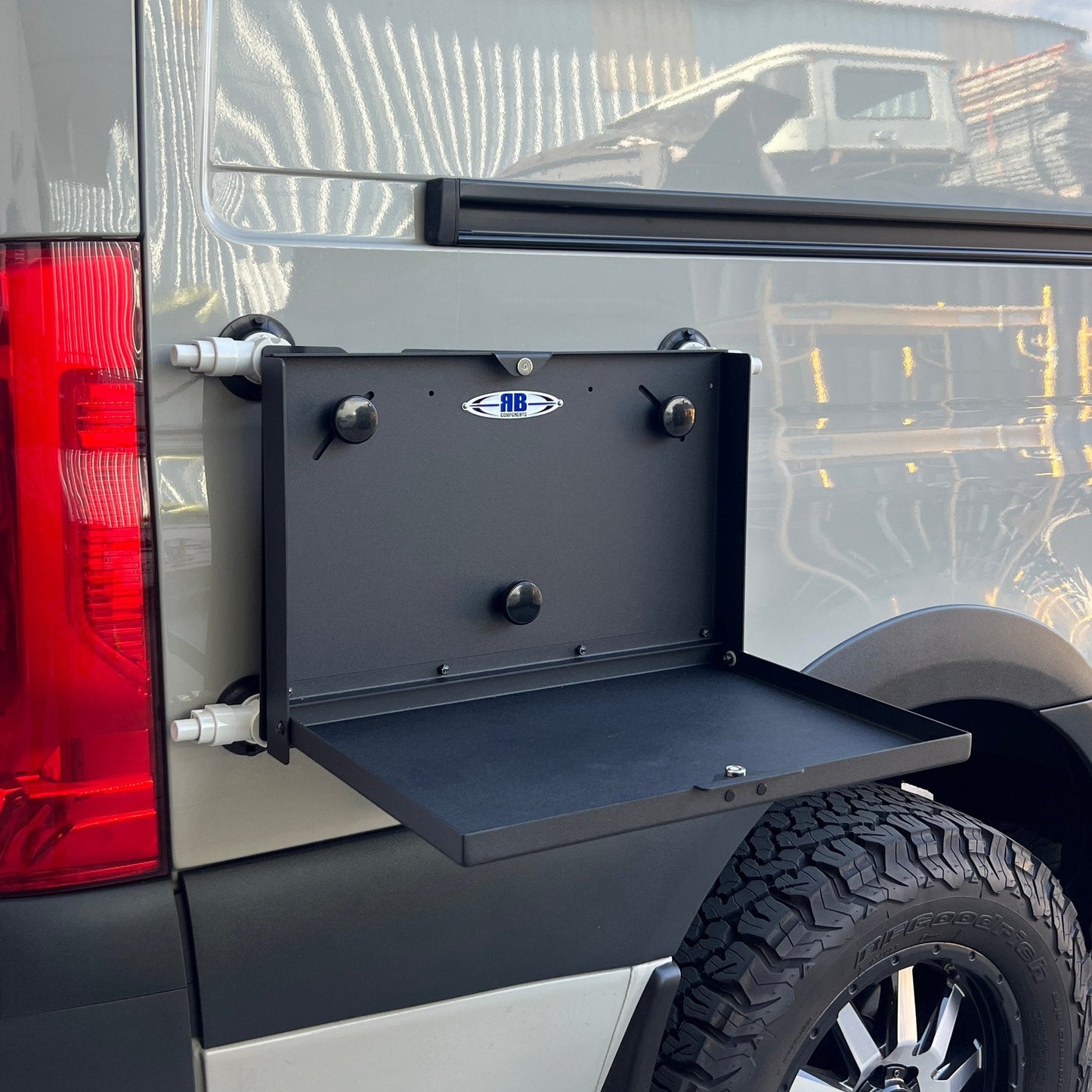 Flip Down Tray - 20"