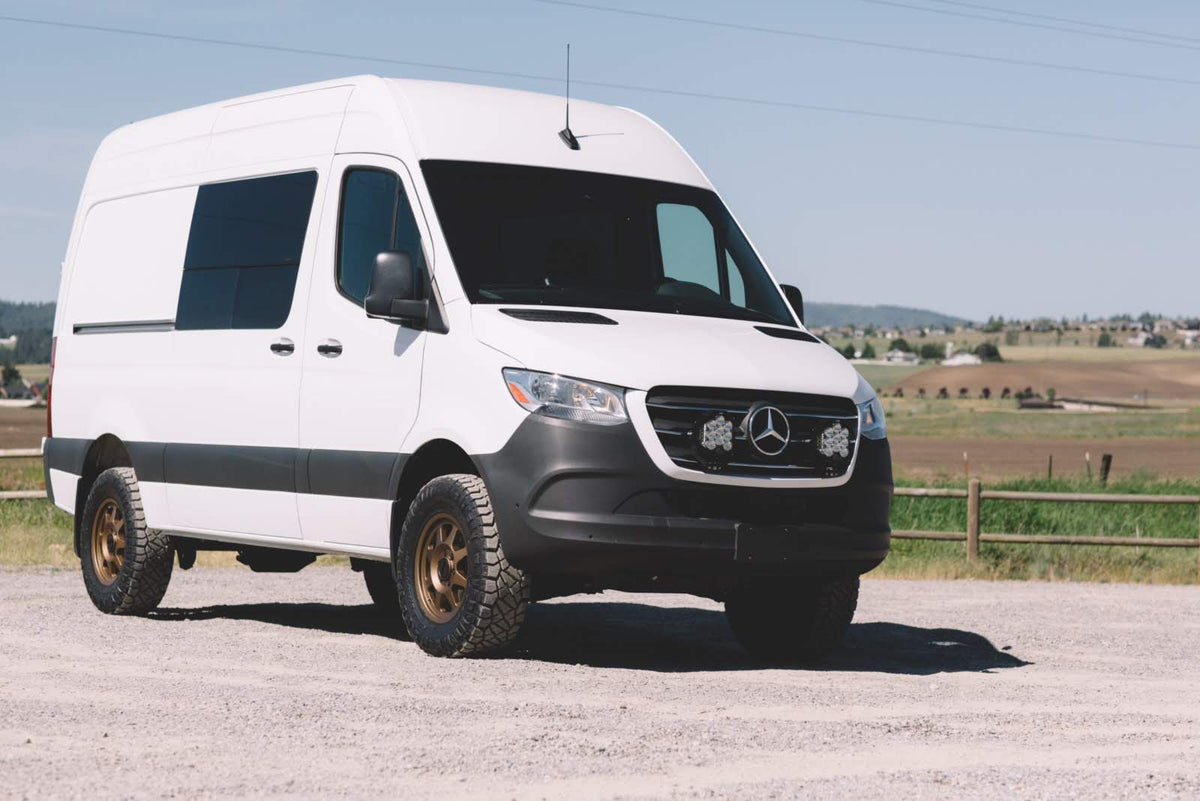 Mercedes Sprinter Floating Light Mount