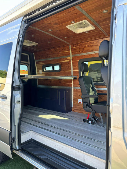 ROGUE EXPEDITION - 144WB  3 Passenger