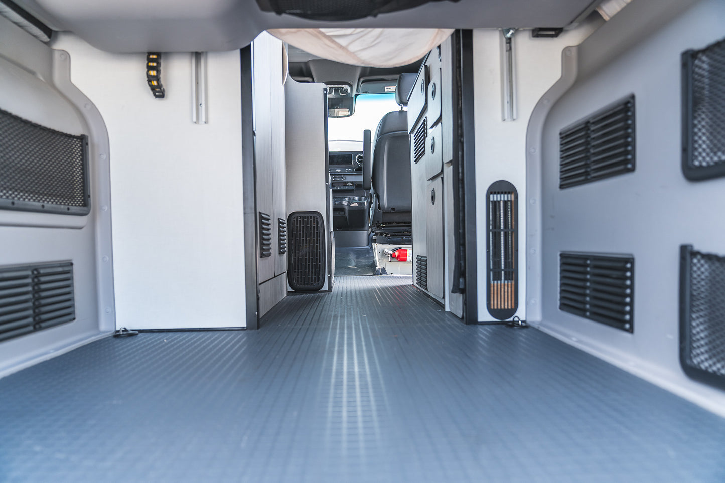 2022 Winnebago Revel Mercedes-Benz 144wb