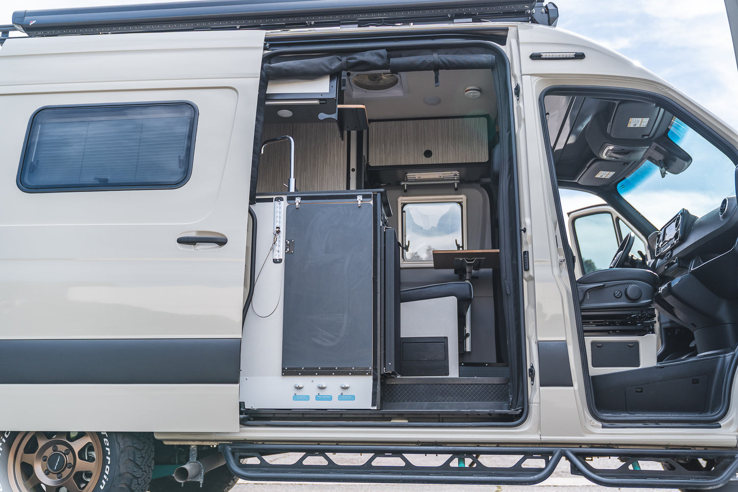 2022 Winnebago Revel Mercedes-Benz 144wb