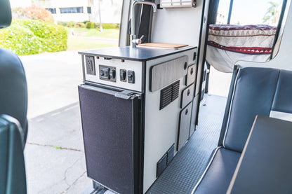2022 Winnebago Revel Mercedes-Benz 144wb