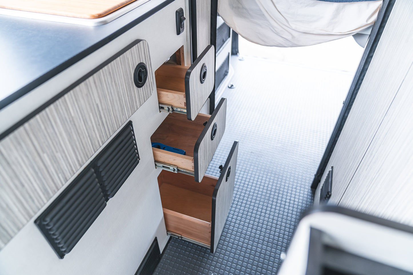 2022 Winnebago Revel Mercedes-Benz 144wb