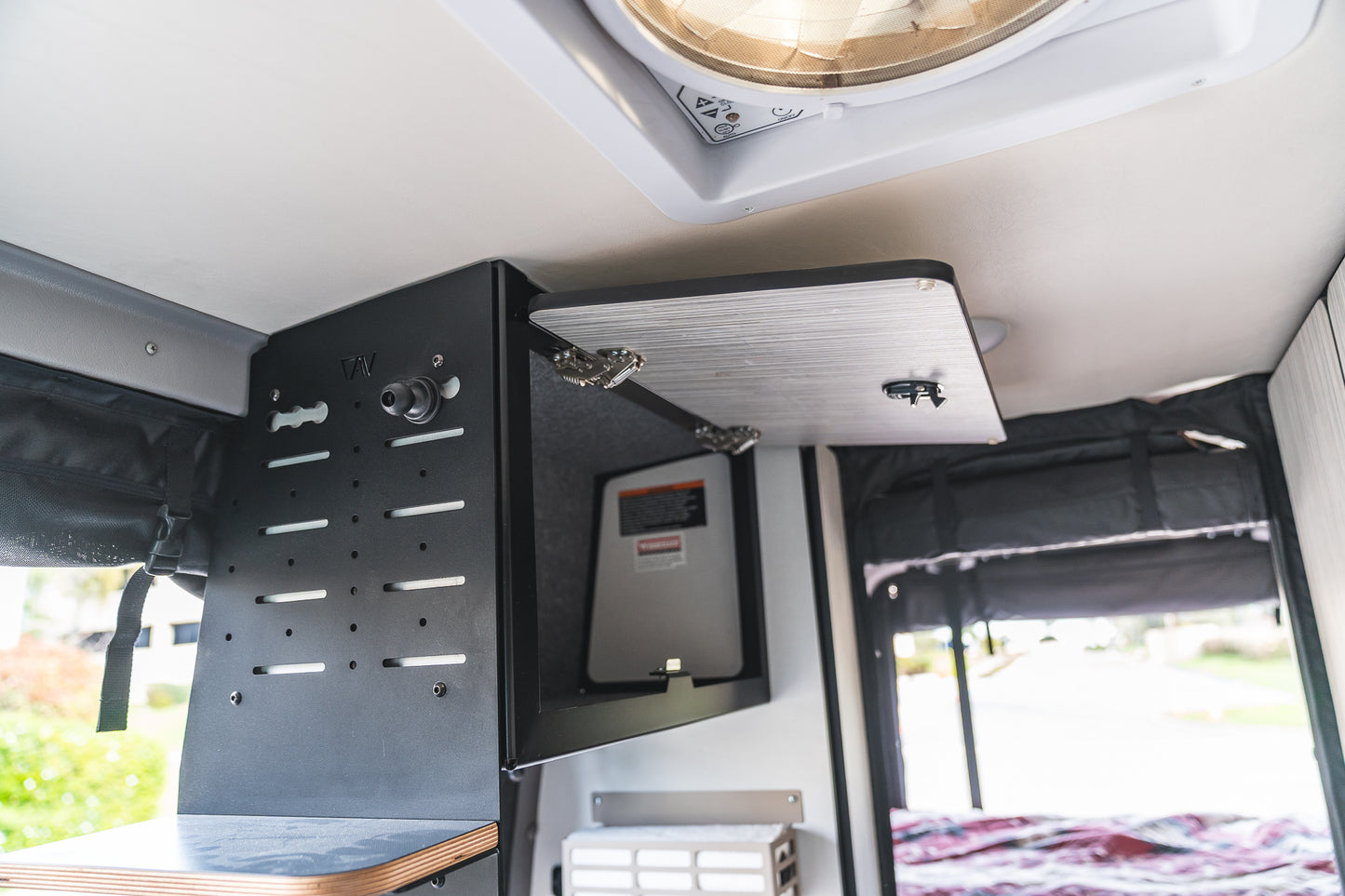 2022 Winnebago Revel Mercedes-Benz 144wb
