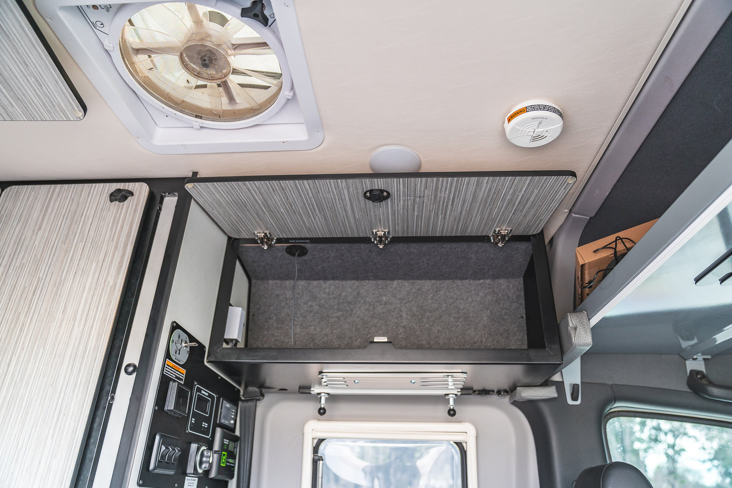 2022 Winnebago Revel Mercedes-Benz 144wb