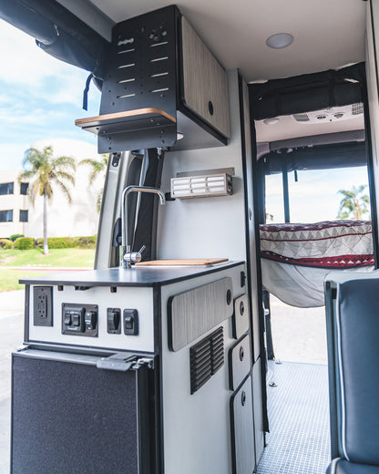 2022 Winnebago Revel Mercedes-Benz 144wb