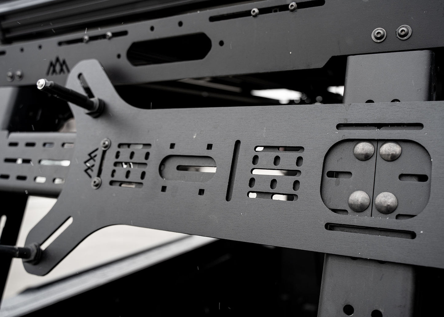 Universal Dogbone Aluminum Traction Board Mount