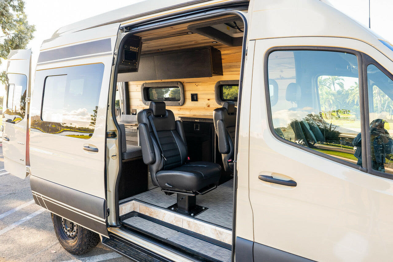 ROGUE Voyager - 144WB  4 Passenger.