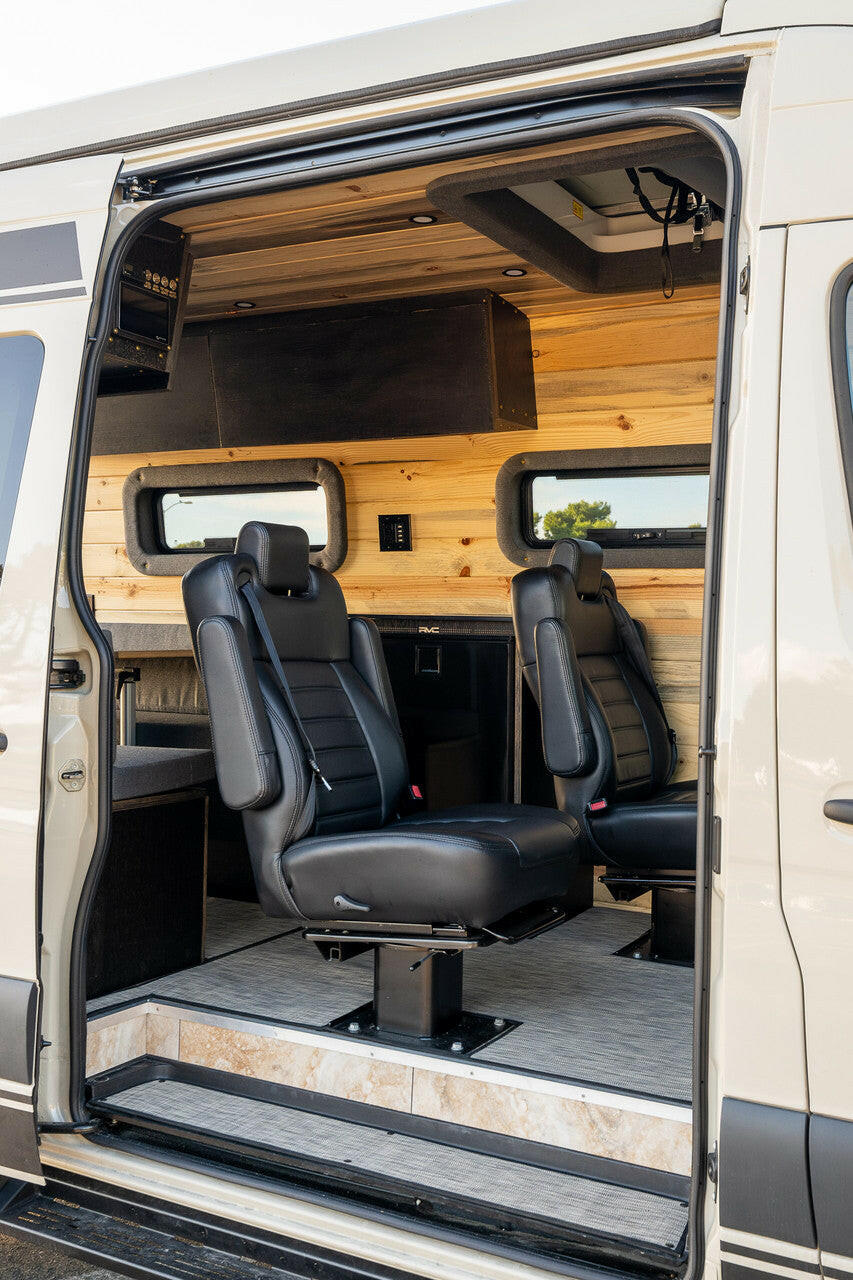 ROGUE Voyager - 144WB  4 Passenger.