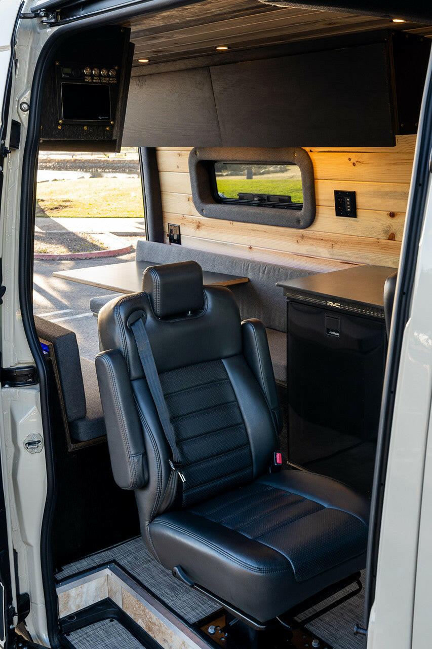 ROGUE Voyager - 144WB  4 Passenger.