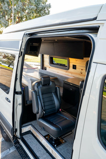 ROGUE Voyager - 144WB  4 Passenger