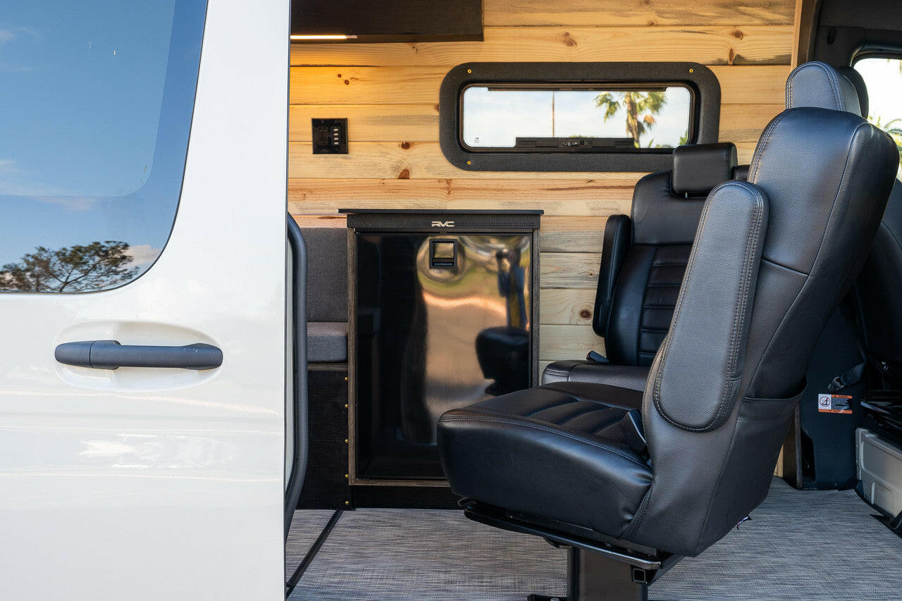 ROGUE Voyager - 144WB  4 Passenger.