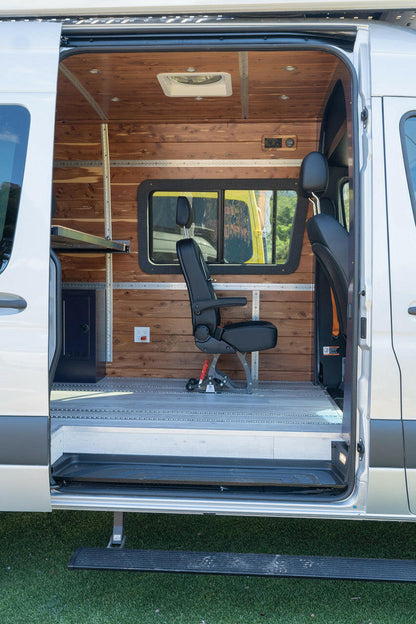 ROGUE EXPEDITION - 144WB  3 Passenger.