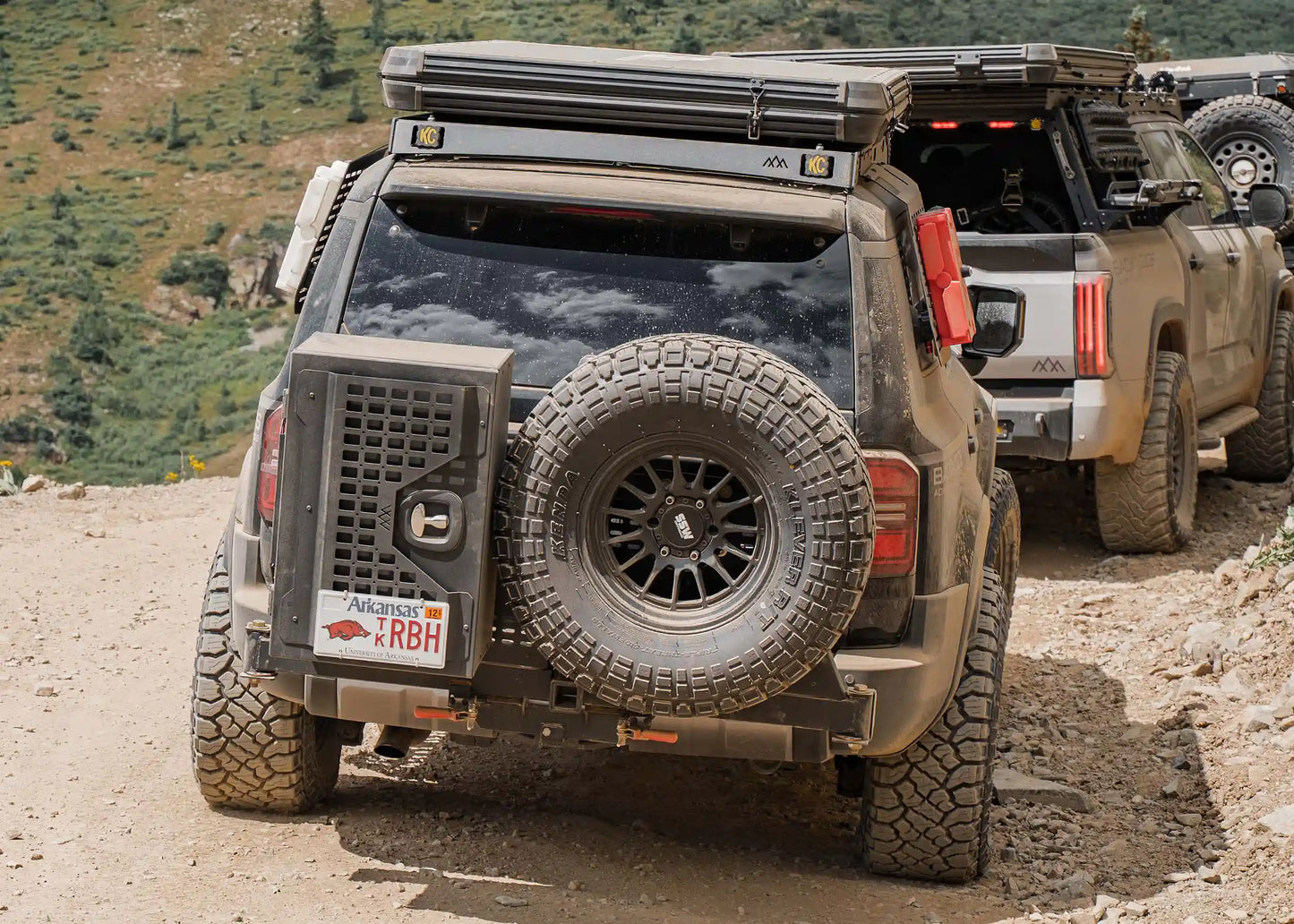 Universal Overland Storage Box (19x28x15)